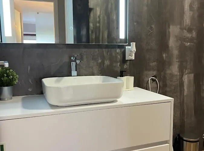 Lindo Em Gaia Ao Lado Bodegas Вила-Нова-ди-Гая