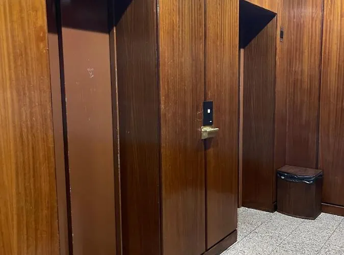 Lindo Em Gaia Ao Lado Bodegas *